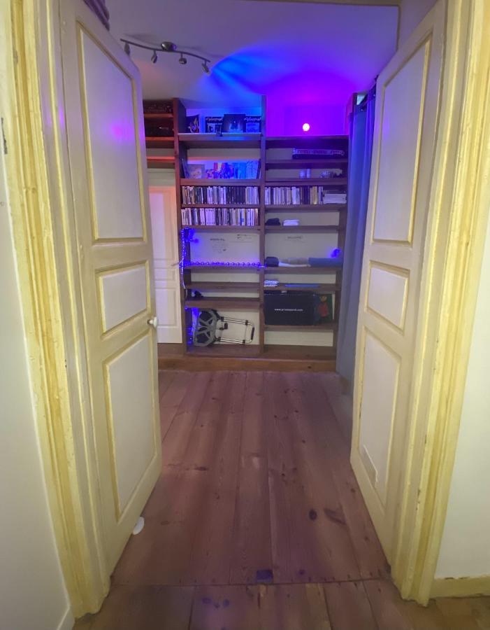 Floydroom'S Pau Chambre Hotes Dans Appartement Partage Proche Chateau Bagian luar foto