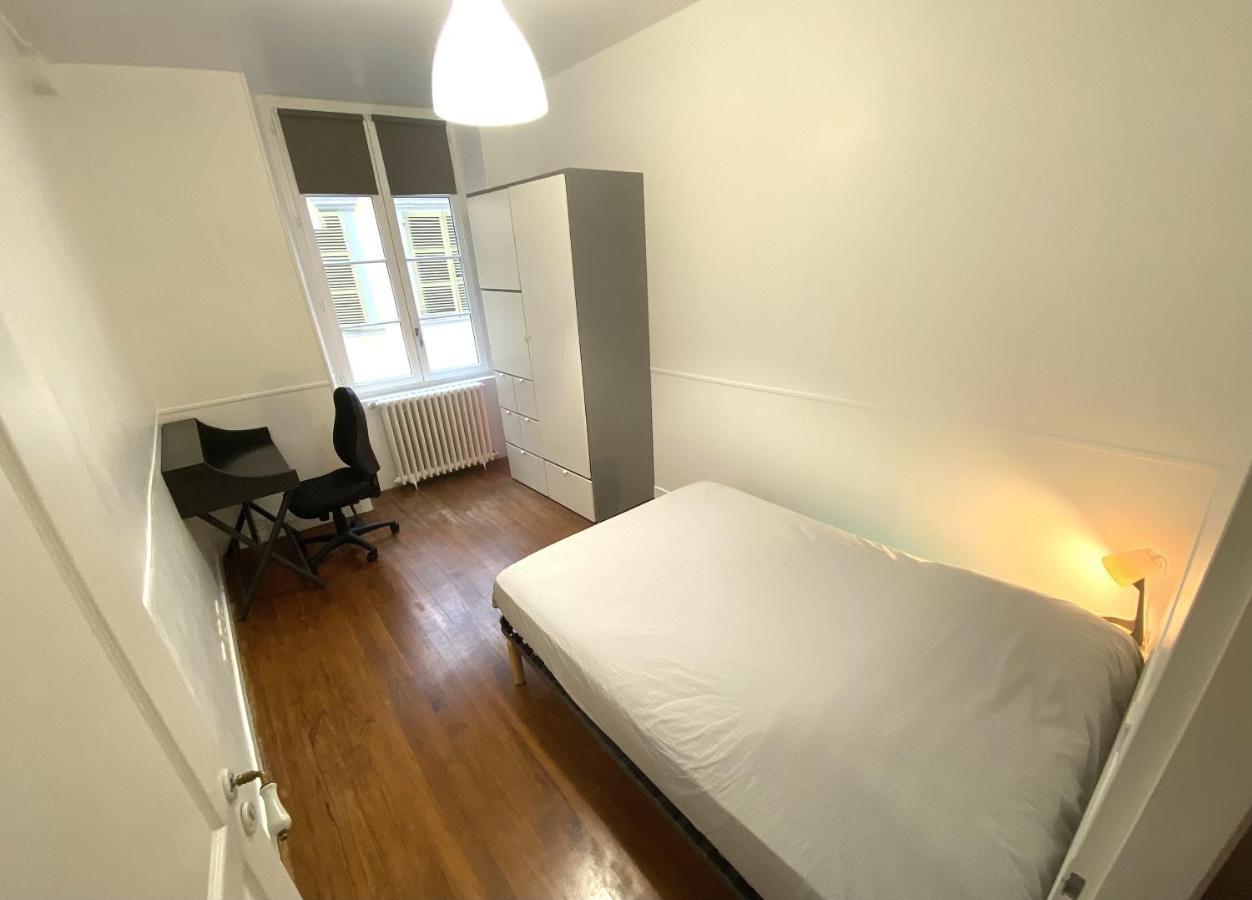Floydroom'S Pau Chambre Hotes Dans Appartement Partage Proche Chateau Bagian luar foto