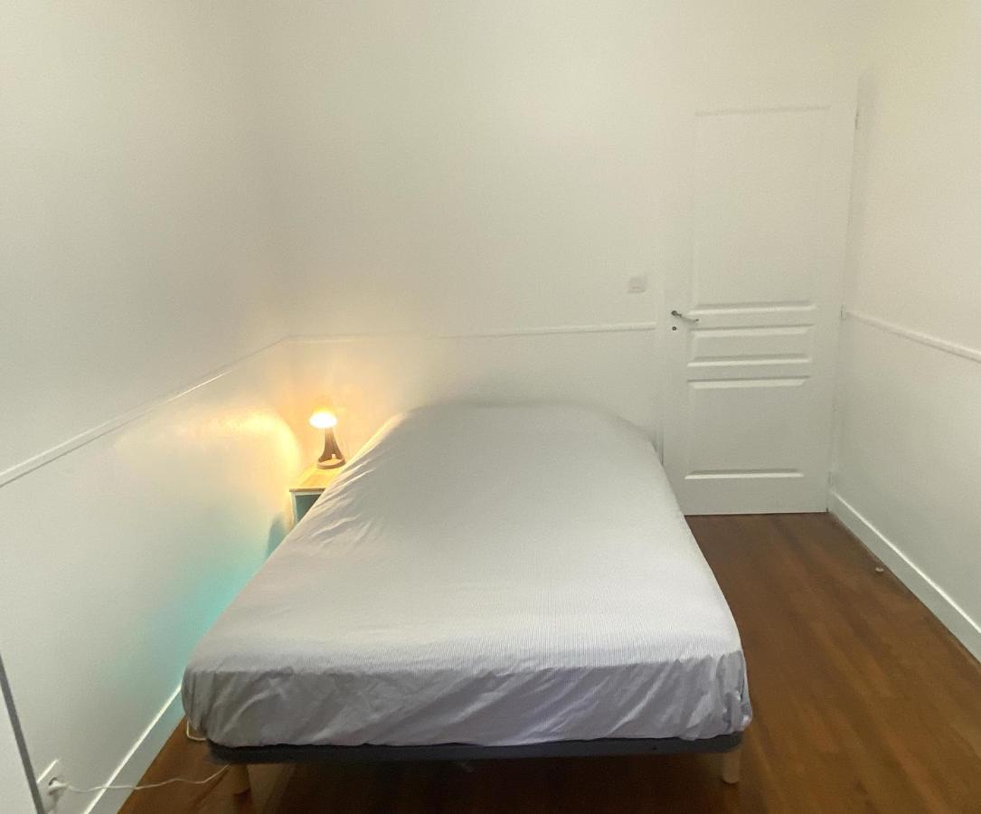 Floydroom'S Pau Chambre Hotes Dans Appartement Partage Proche Chateau Bagian luar foto